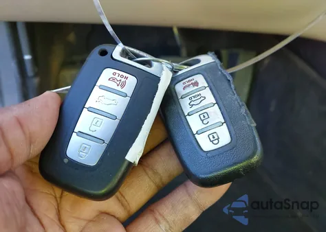 2012 Hyundai Genesis 3.8 из США, поврежденный, VIN KMHGC4DD7CU171962